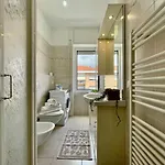50 Metri Dal Mare Trilocale In Centro Con A/c 洛阿诺
