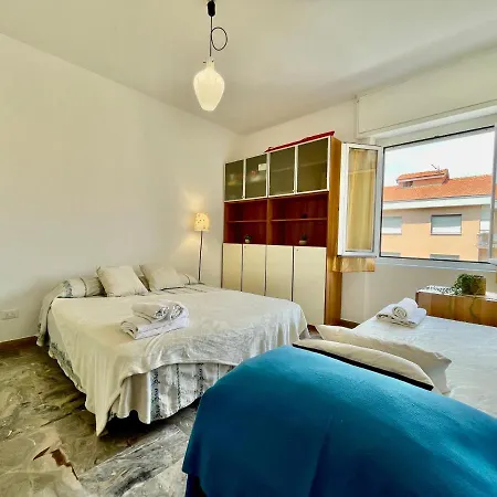 50 Metri Dal Mare Trilocale In Centro Con A/c 公寓 洛阿诺