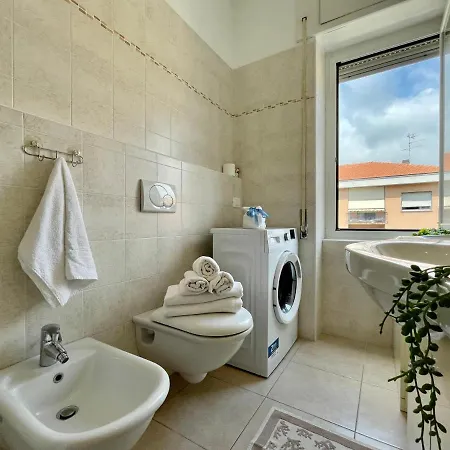 [50 Metri Dal Mare] Trilocale In Centro Con A/c Appartamento Loano