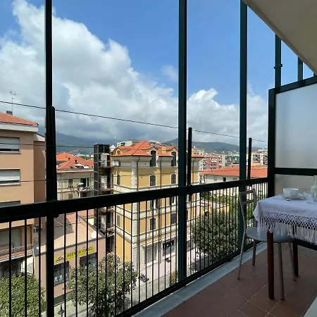 Daire 50 Metri Dal Mare Trilocale In Centro Con A/c *