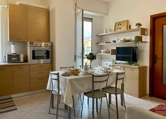 50 Metri Dal Mare Trilocale In Centro Con A/c Apartamento *