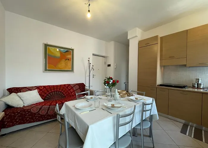 Apartamento 50 Metri Dal Mare Trilocale In Centro Con A/c Loano